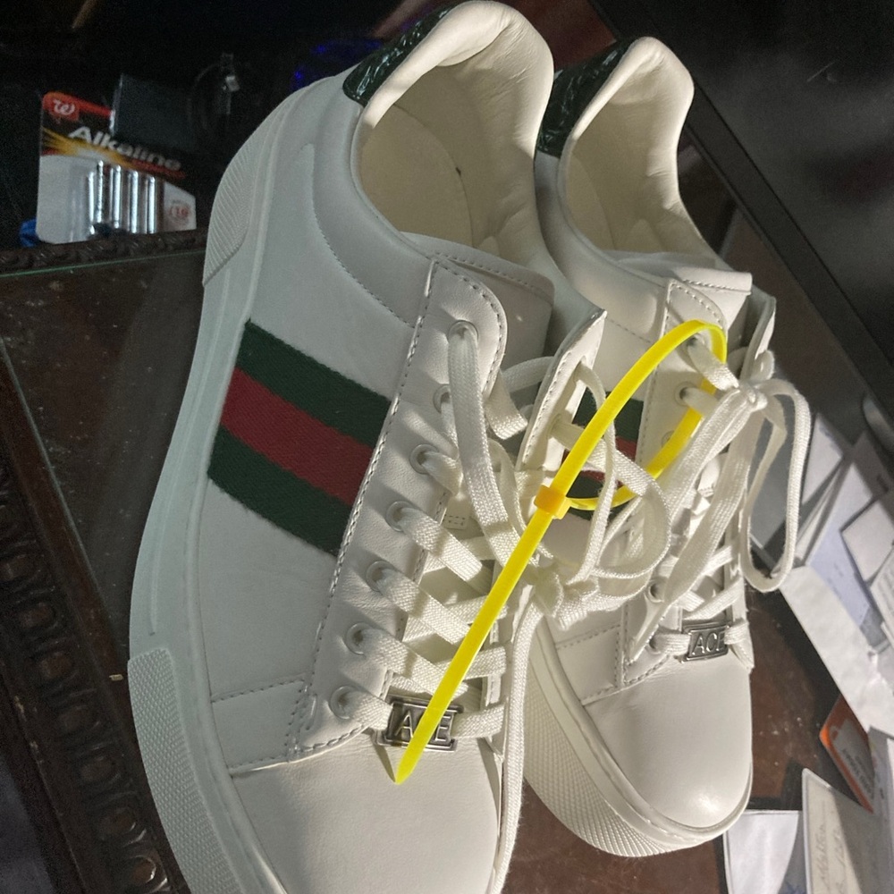 Gucci Women’s Ace platform Sneakers with Green and Red Stripe